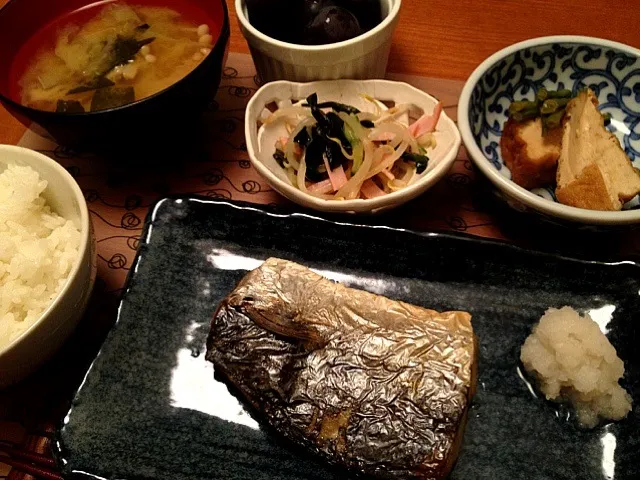 焼魚（鰆） 厚揚げとインゲンの煮物  酢物  味噌汁  巨峰|ikukoさん