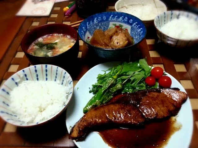 ぶりの照り焼きと大根と鶏肉煮物春雨スープ|ナナ公さん