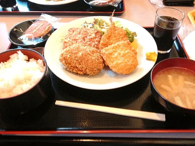 なかよし3号店 フライ盛合せ定食|kenmaohさん