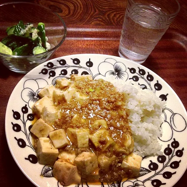 10/29晩御飯  酒粕入麻婆豆腐  きゅうりと紫蘇の塩麹和え  ＊ご飯が進む進む＊|yukiyamasakiさん