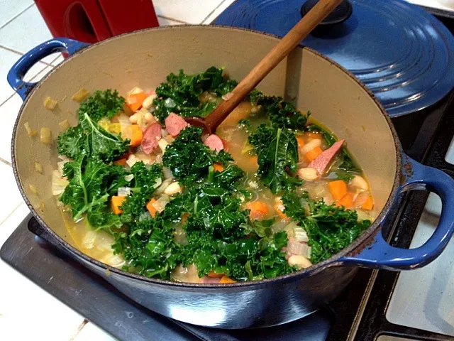 Kale-kielbasa-white bean Soup (Hurricane food for Sandy!)|Luci Zoeさん