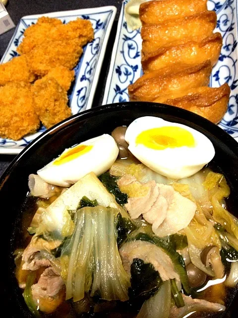 Snapdishの料理写真:#夕飯 カキフライ、具たっぷり温かいうどん(四国のうどん)玉子がのってるがん！うどんとゆったらいなり寿司。|ms903さん