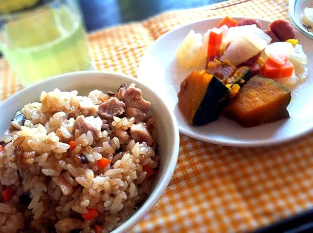 炊き込みご飯と洋風煮物|すずきけーすけさん