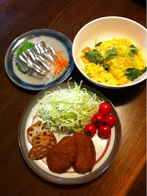 お肉屋さんのコロッケ、焼きレンコン、親子丼、キビナゴのお造り|きりママさん