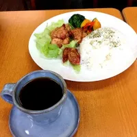 Snapdishの料理写真:チキンのマヨマスタード焼き定食|楽法梵志さん