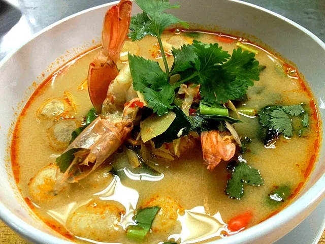 Snapdishの料理写真:tomyum kung by chef March|thitiさん