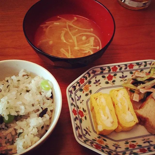 枝豆とワカメの混ぜご飯  卵焼き など|ikukoさん