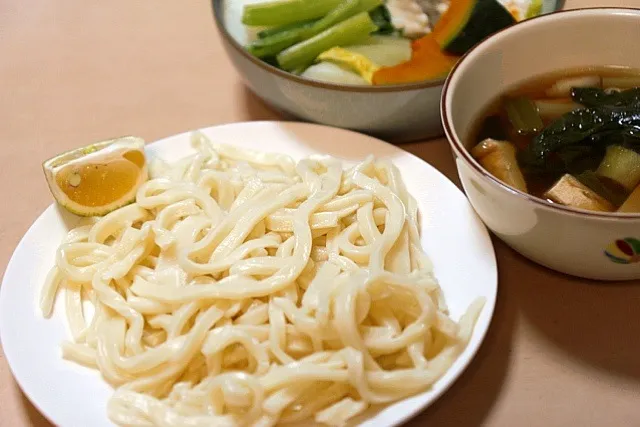 Snapdishの料理写真:なか内製麺の手打ちうどんで糧うどん|マハロ菊池さん