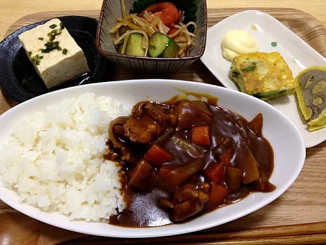 カレー、アボカドオムレツ、からし蓮根|currysさん