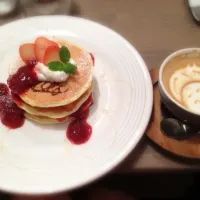 いちごのパンケーキ|まぁさん