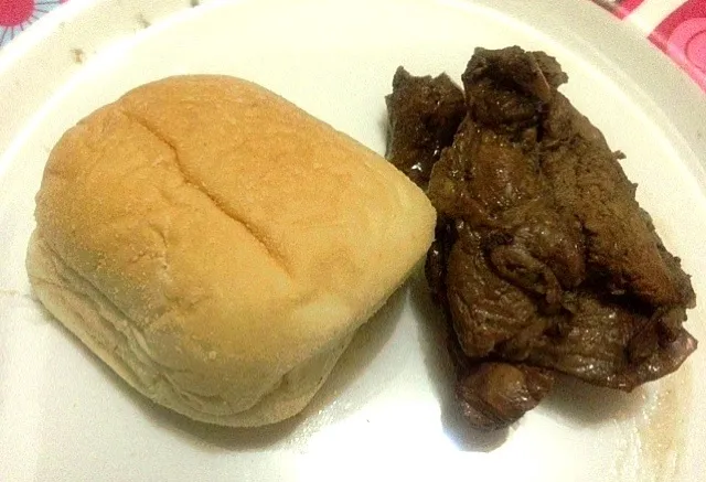 Especial chicken adobo with pinoy pandesal..|jonathan dacpanoさん