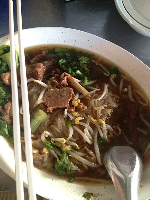 ก๋วยเตี๋ยวเนื้อ "รสเด็ด" มื้อกลางวัน|vrin sさん