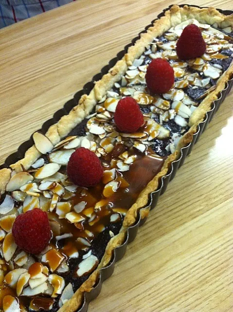 chocolate almond pear tart|Celine Cossou-Bordesさん