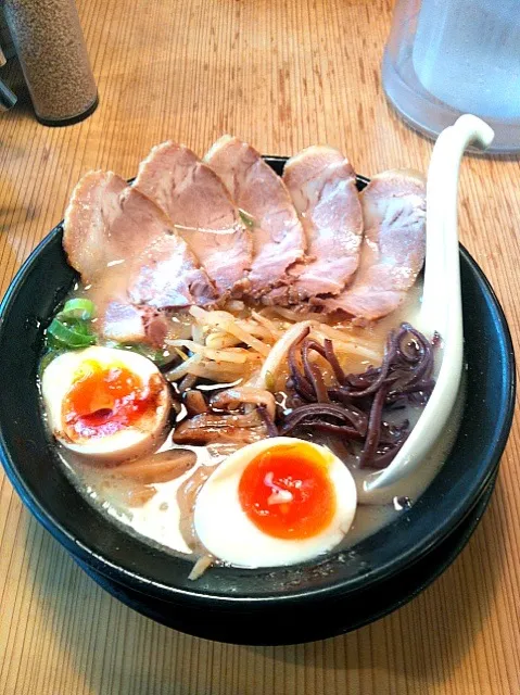 トンコツラーメン|なことさん