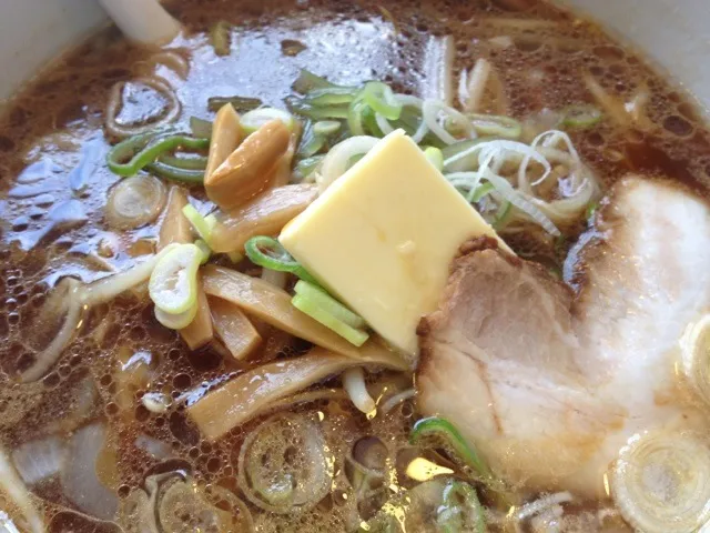 醤油ラーメン（トッピングはバター）|satoukatsuyaさん