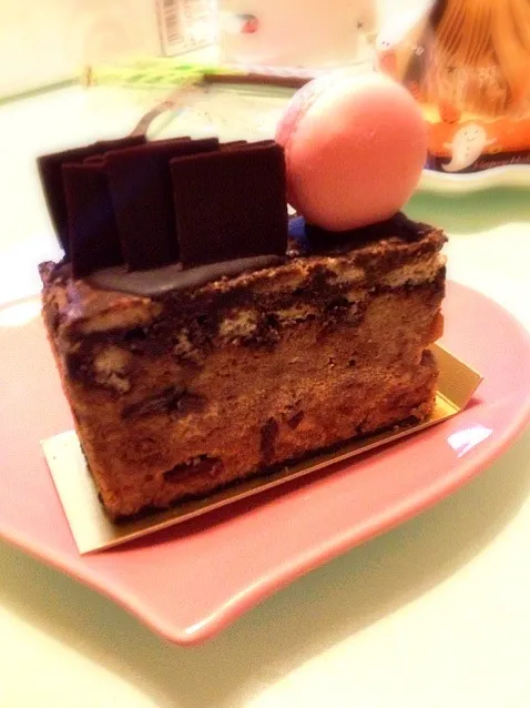 マカロンのせチョコナッツケーキ|mymerodyさん