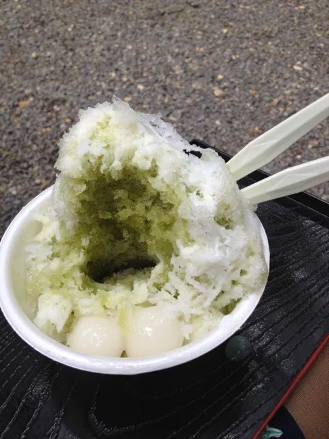 Green tea shaved ice with rice ball (dango) 🇯🇵|Sarah♡さん