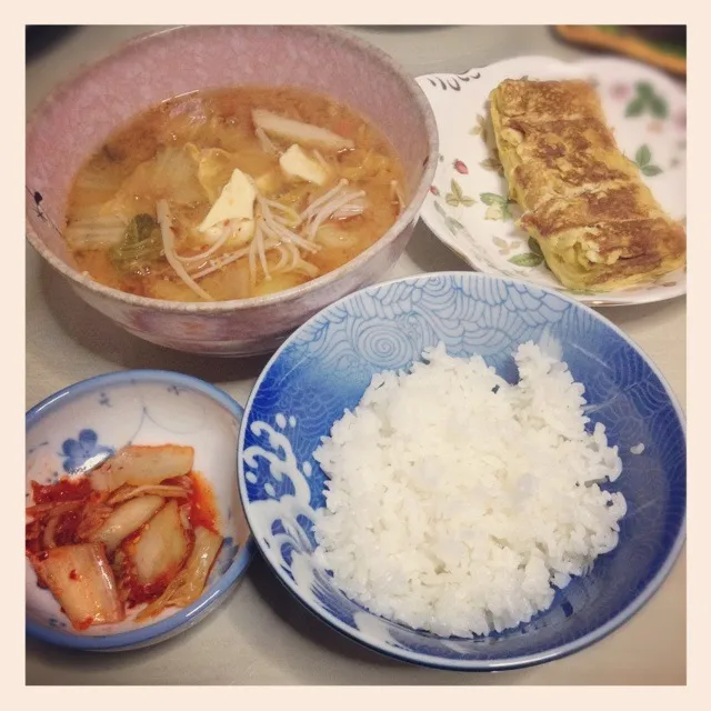 Tofu, seafood kimchi chigae x egg rolls|Sarah♡さん