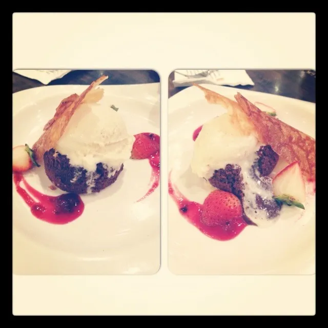 Dessert; chocolate cake with chocolate oozing out|Sarah♡さん