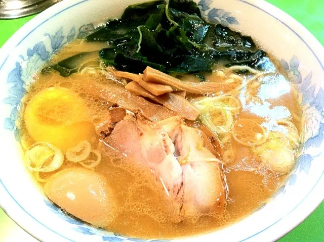 ラーメン並に煮玉子トッピング|chacoさん