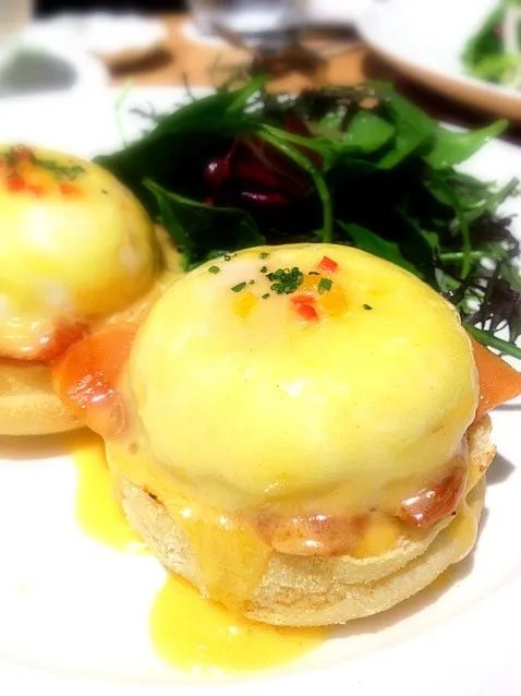 Salmon Eggs Benedict|tomozooさん