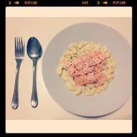 Snapdishの料理写真:Cream sauce pasta x baked salmon|Sarah♡さん