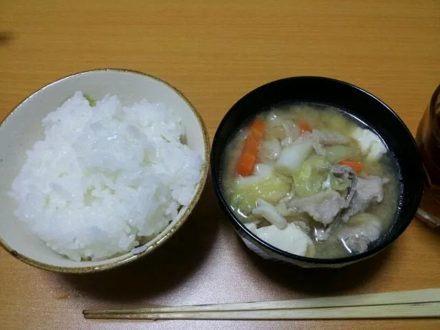 Snapdishの料理写真:具だくさん味噌汁|Takumi Takagiさん