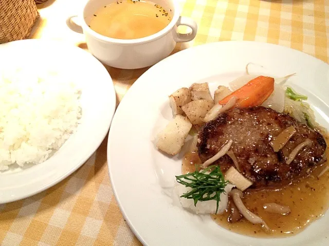 和風ハンバーグランチ|新屋桃子さん