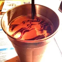 Snapdishの料理写真:Chocolate Milkshake!!|Natalie Ann Chinさん