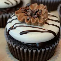 walnut chocolate cupcake|jongvukiatさん