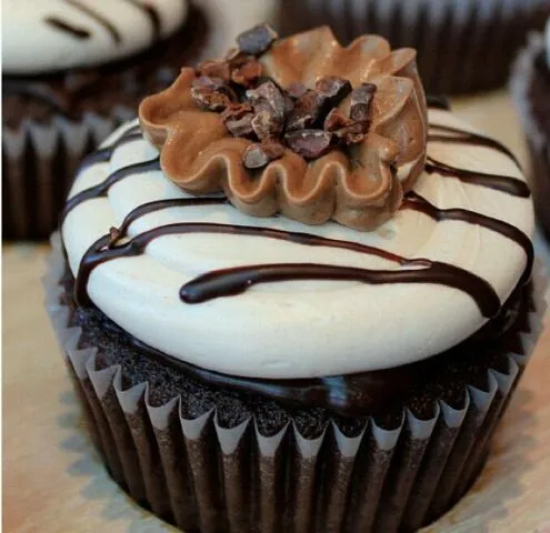 walnut chocolate cupcake|jongvukiatさん