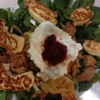 Watercress, tonno, an egg, grilled halloumi, cottage cheese and harissa.|christinaさん