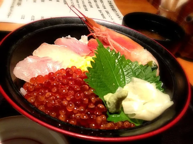 Snapdishの料理写真:北海海鮮丼|hirotomoさん