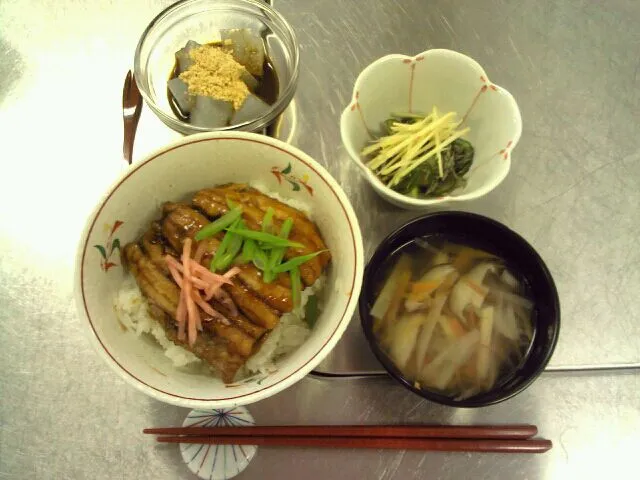 さんまの蒲焼き丼|ちなってぃさん