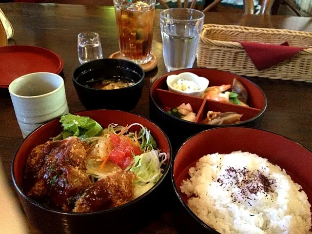 lunch🍴彩華三段弁当❤|きっきー🥰さん