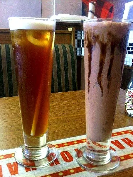 Chocolate Shake & Iced tea!|iamfem05さん