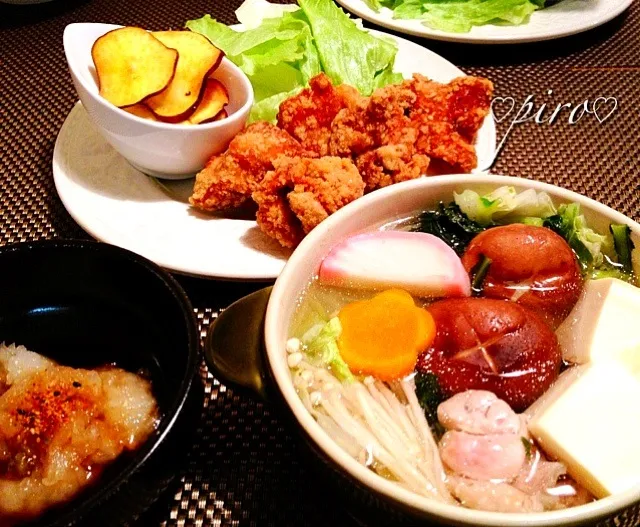 湯豆腐、鶏肉の唐揚げ サツマイモチップス Tofu. Fried chicken. Sweet potato chips.|ピロさん