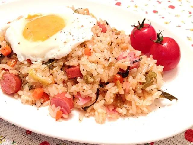 高菜と梅のチャーハン*目玉焼きのせ|ひかるんさん