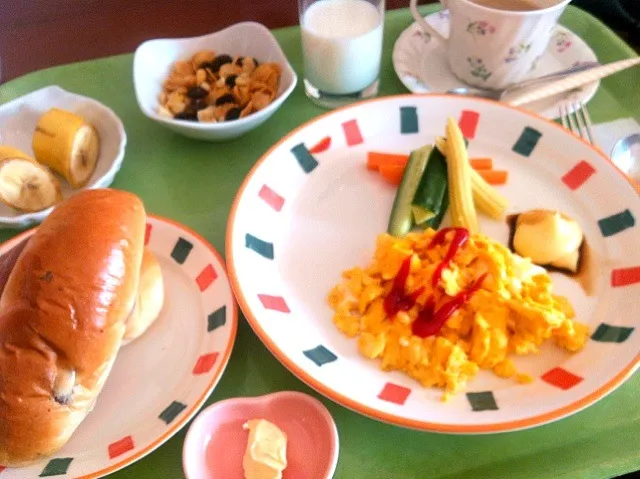 入院五日目朝食🍞本日無事にベビと退院❤|まさみんさん