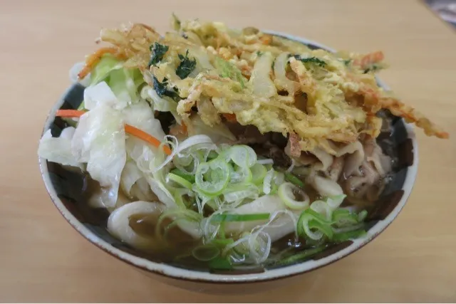 吉田うどん + 天ぷらを頂きました。( こむぎや 北上尾 )|momongatomoさん