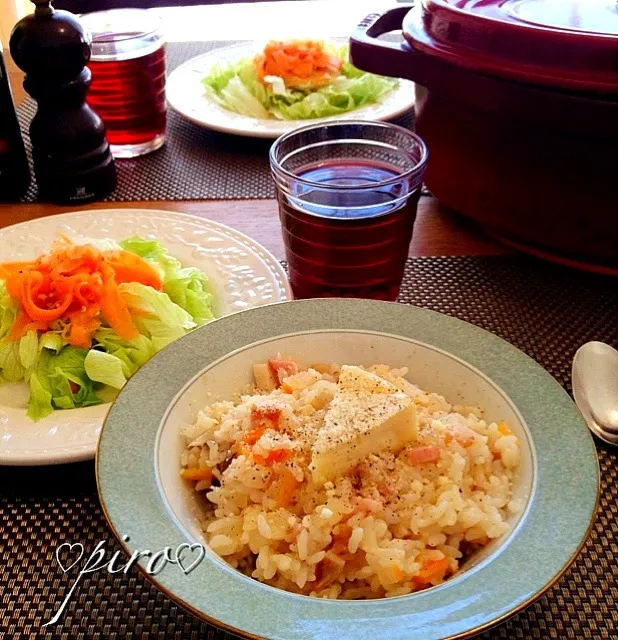 チーズリゾット 人参のピーラーサラダ  Cheese risotto. Salad of carrot peeler.|ピロさん