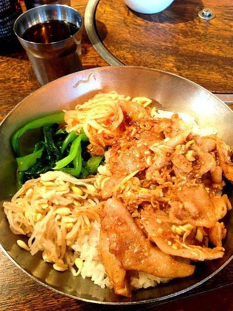 Snapdishの料理写真:豚トロ丼|さつきさん