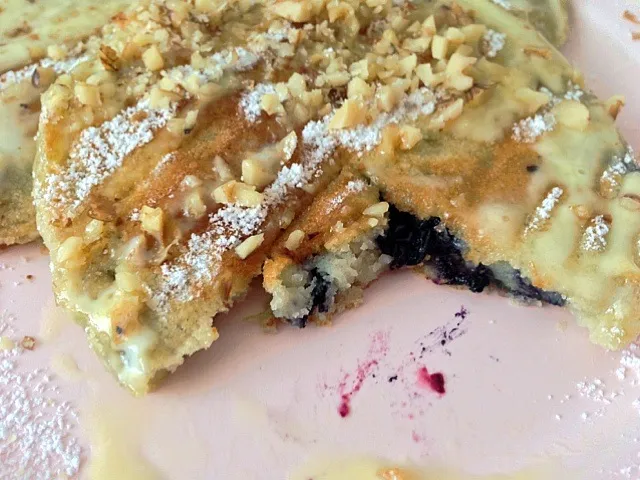 Blueberries pancake|teoh khai yuanさん