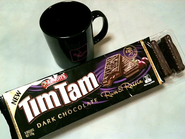 Snapdishの料理写真:TimTam 新味ラム＆レーズン|Keitaさん