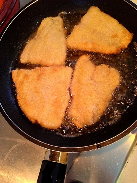 Frying fish fillet !!!|Tay Jia Yiさん