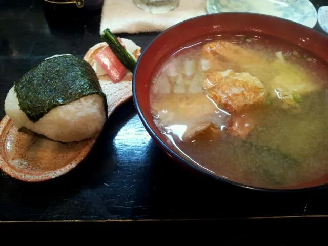 おにぎりとズワイガニのお味噌汁|AZさん