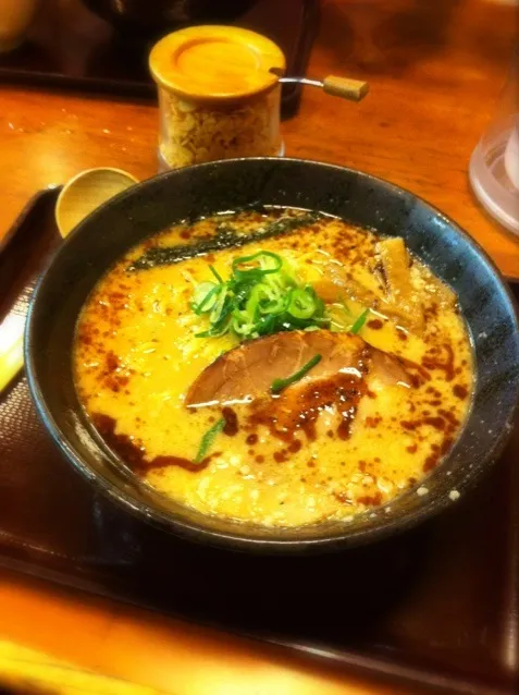 Snapdishの料理写真:醤油とんこつラーメン|よこさん