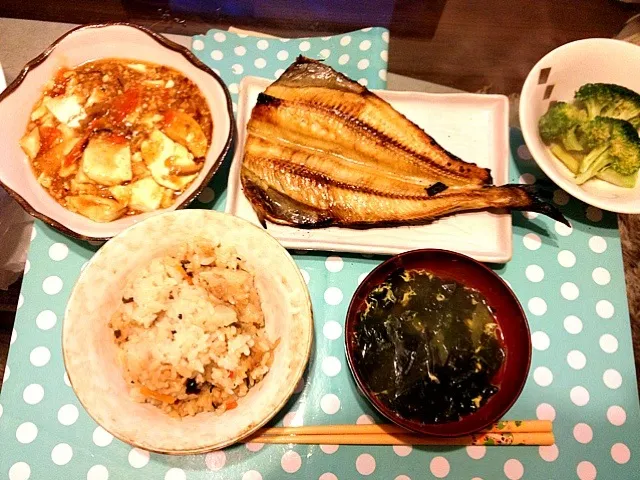 ほっけ、くずし豆腐の五目あんかけ、ブロッコリーのおひたし、ワカメと玉子のスープ、五目ごはん|なおさん