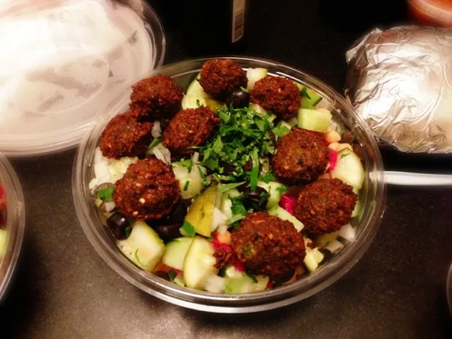 Falafel Salad|stephanie mizuhaさん