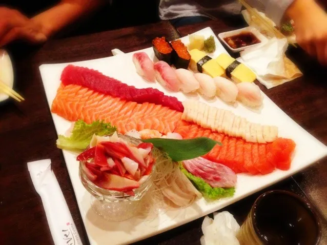 Assorted Sashimi|stephanie mizuhaさん